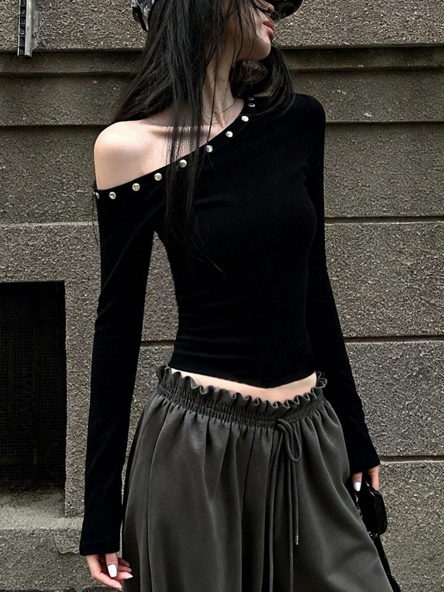 Off shoulder sweater tumurtei