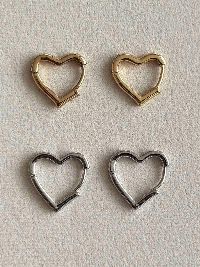 Heart-shaped hoop earrings