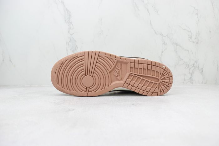 Nike Womens Dunk Low Trainer sail / plum / diffused taupe