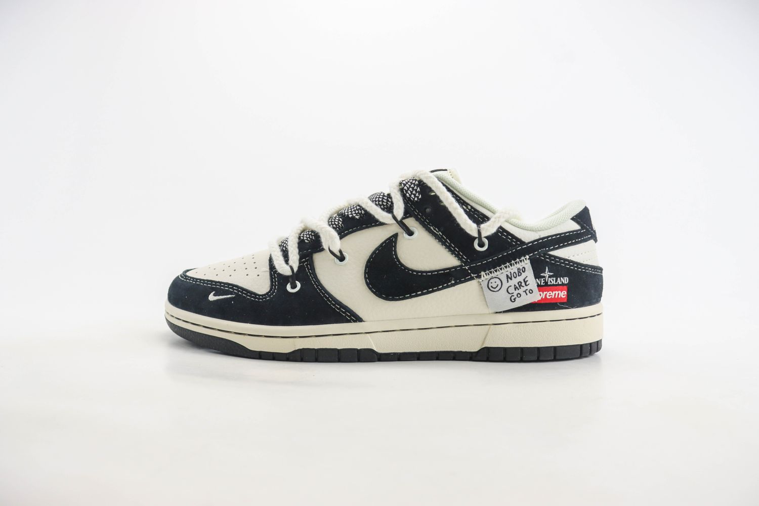Nike SB Dunk Low x supreme x Stone Island 02