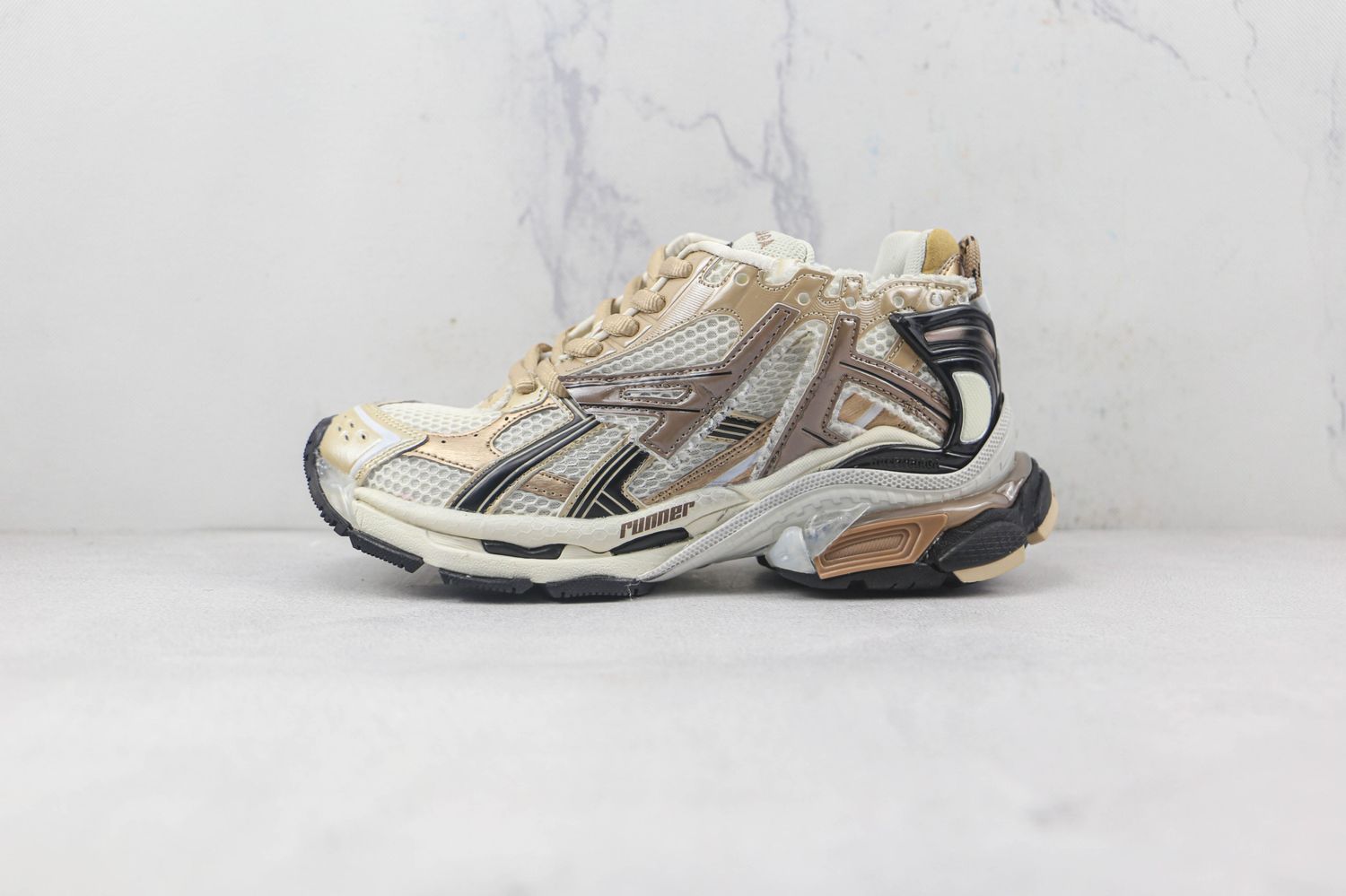 Balenciaga Runner Beige