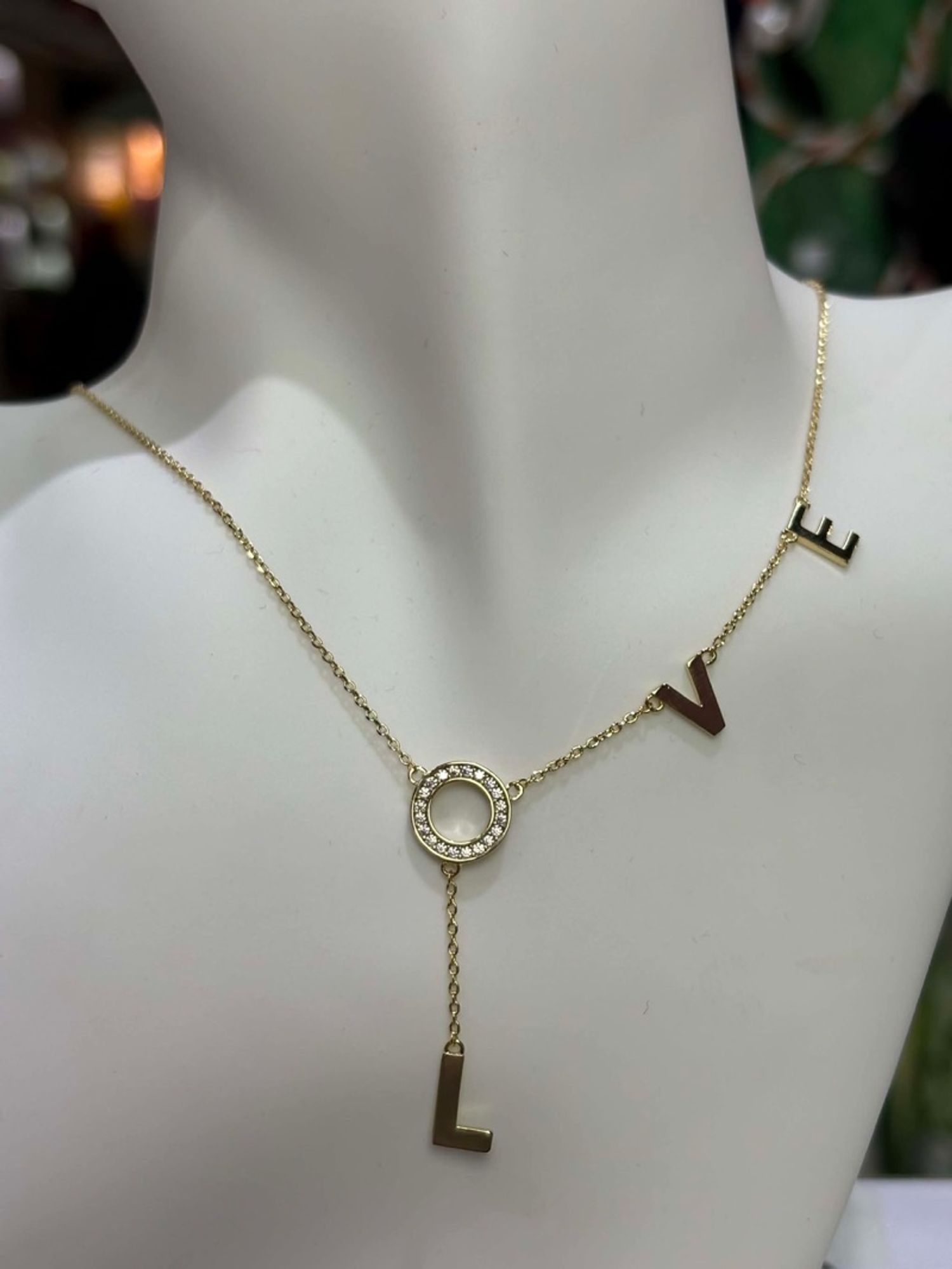 Гоёмсог хүзүүний зүүлт  