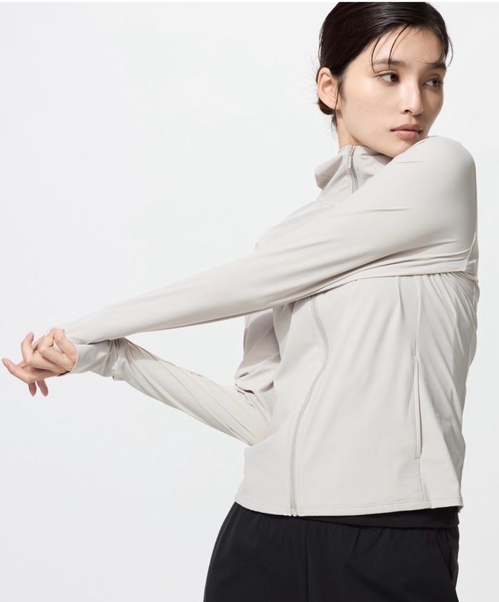 UNIQLO Нарны хамгаалалттай цамц
