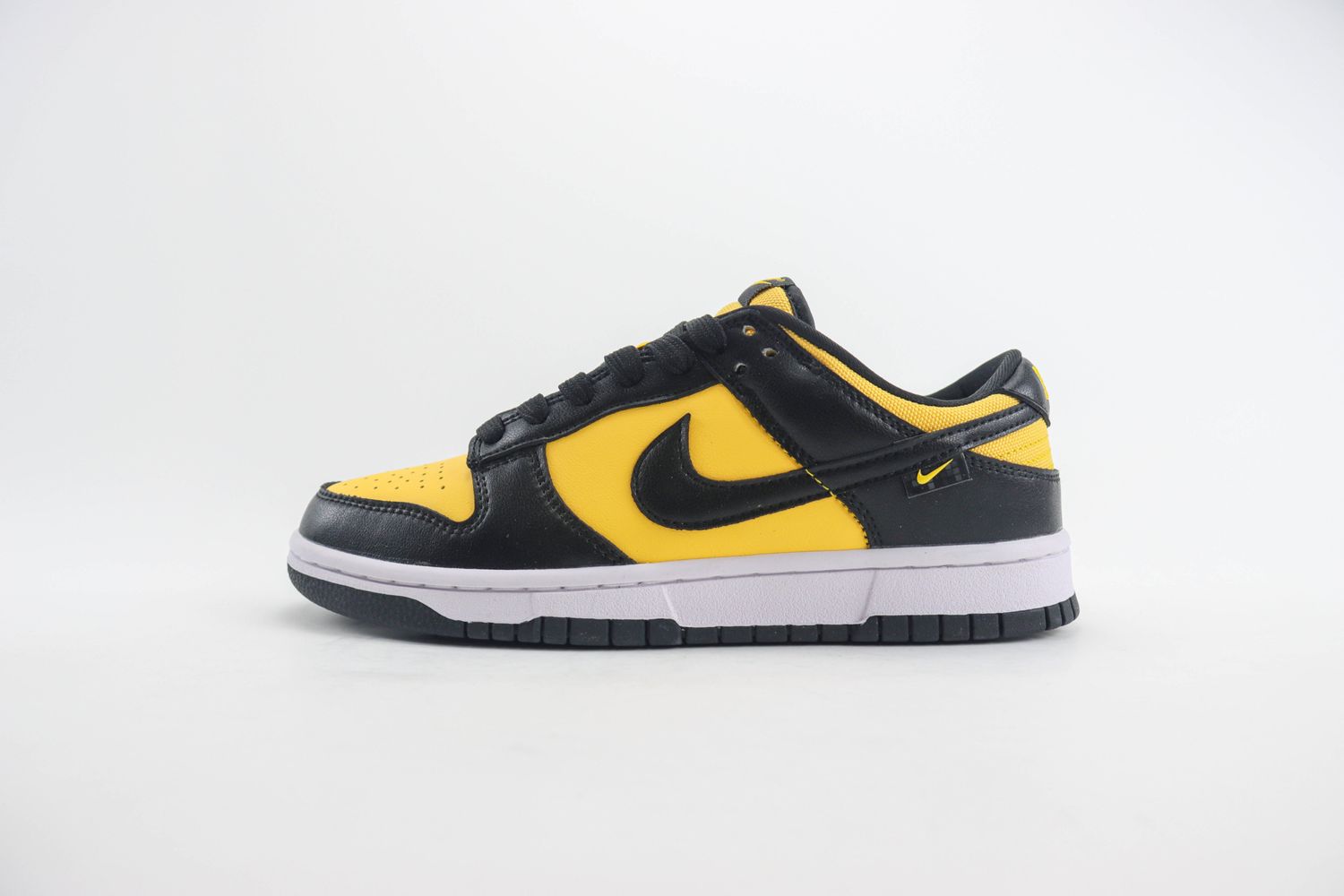 Nike Dunk Low "Black University Gold"