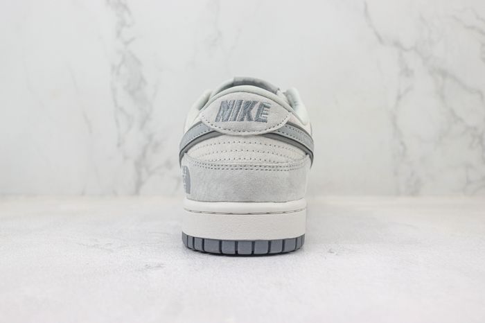 NIKE SB Dunk Low x North face 68