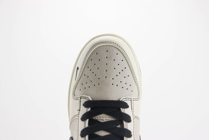  Nike SB Dunk Low x supreme 45