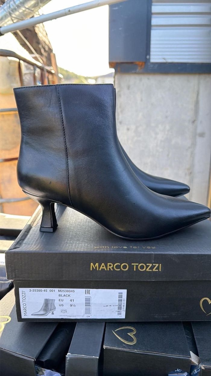 Marco Tozzi kitten heel