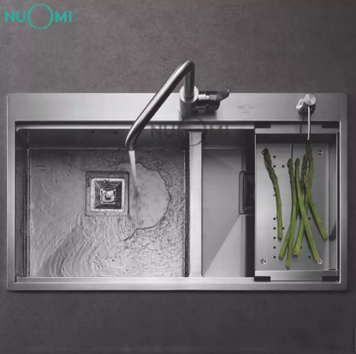 Buck Manual Sink