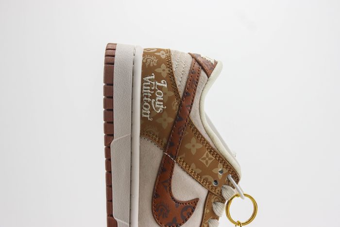 Nike SB Dunk Low x LV 22