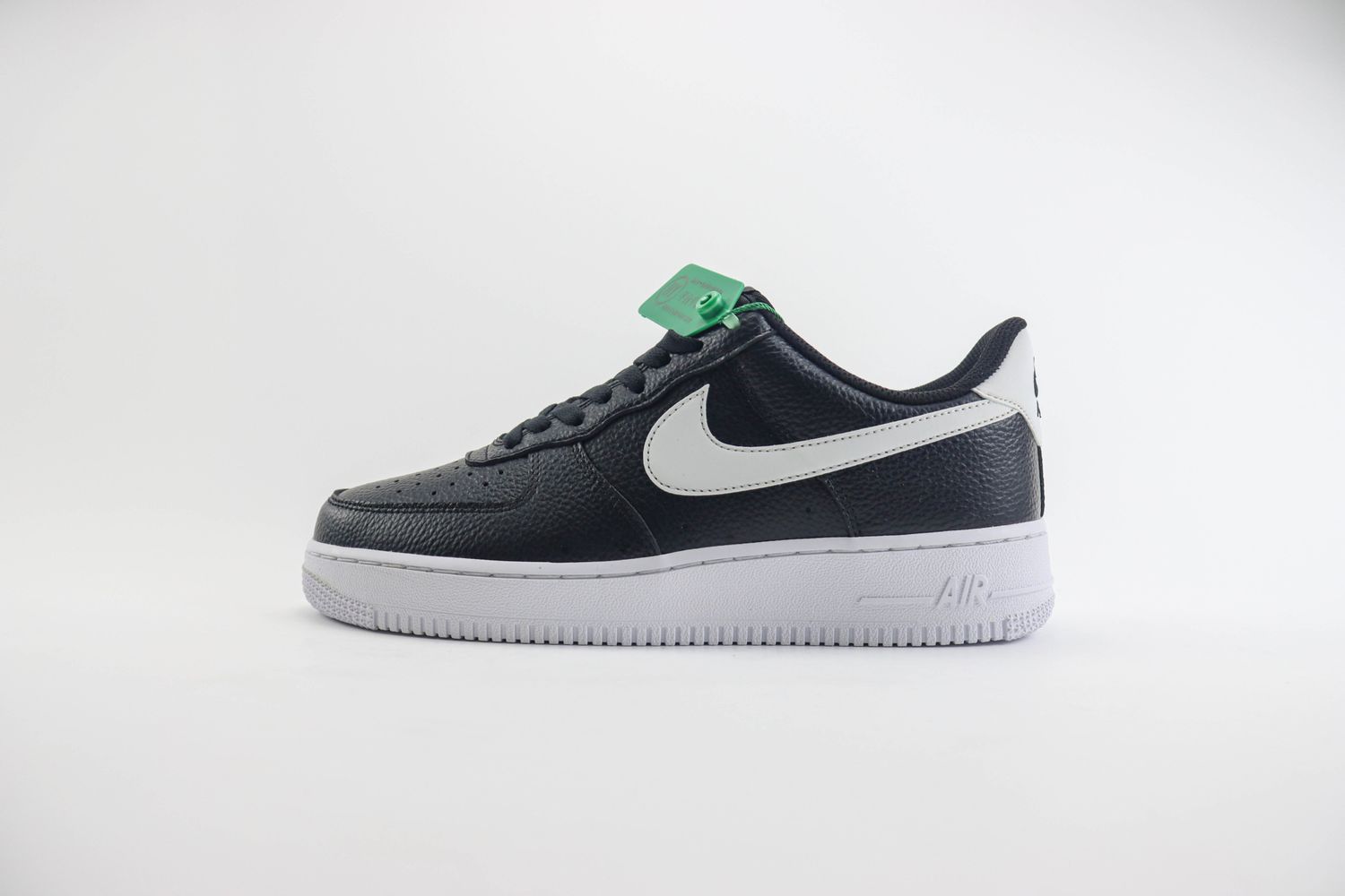 Nike Air Force 1 Low '07 Black White Pebbled Leather