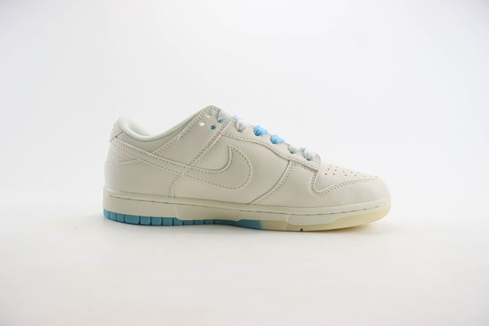 Nike SB Dunk Low x supreme 85