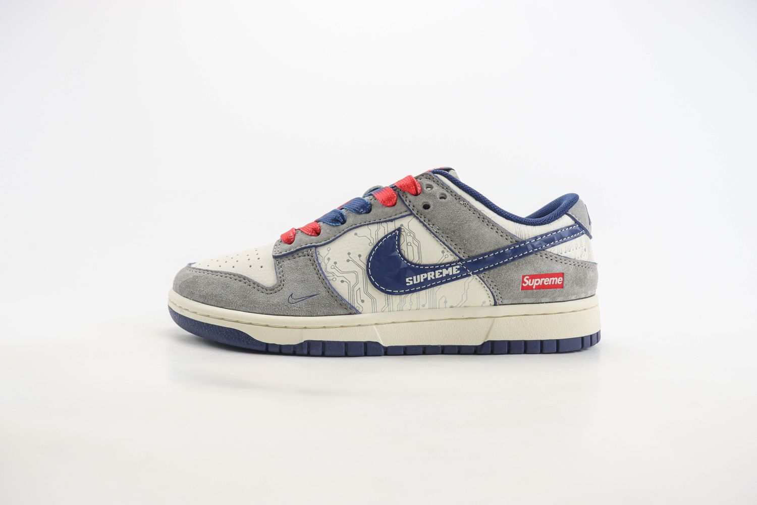 Nike SB Dunk Low x supreme 44 