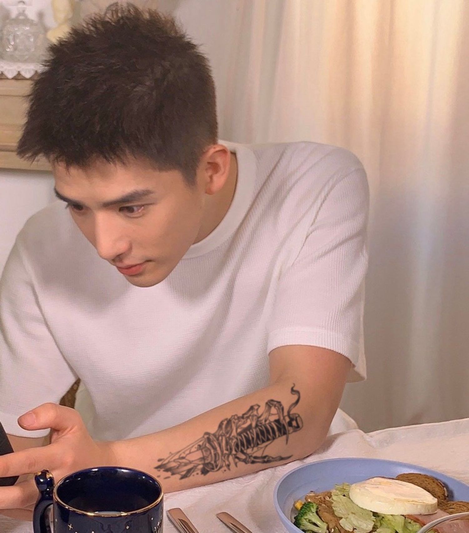 Хугархай сэлэм Усан шивээс