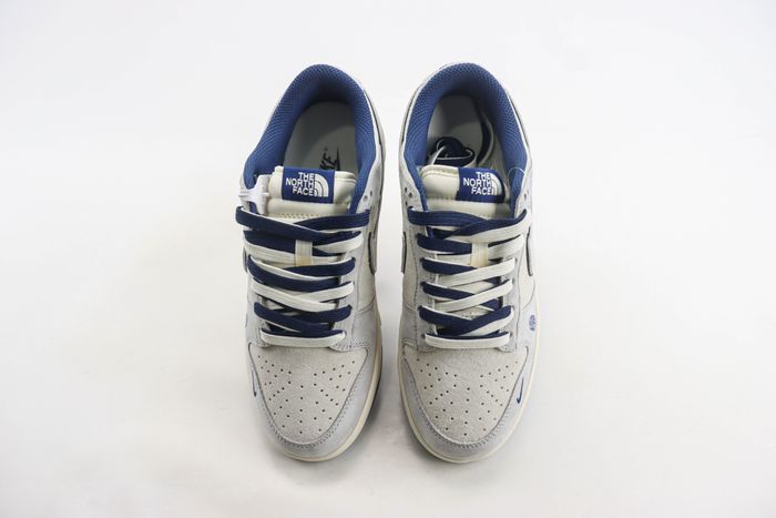 Nike SB Dunk Low x The North Face 15