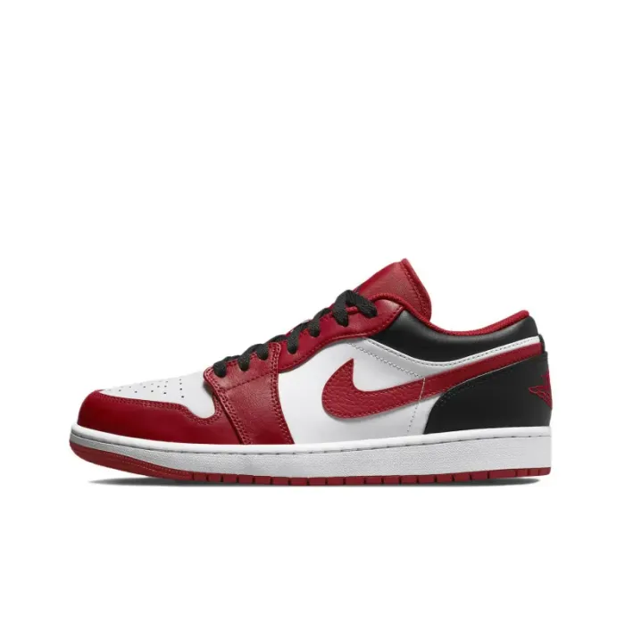 Jordan 1 Low Bulls