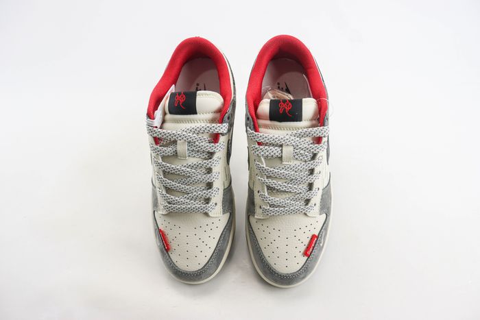 Nike SB Dunk Low x supreme 13 