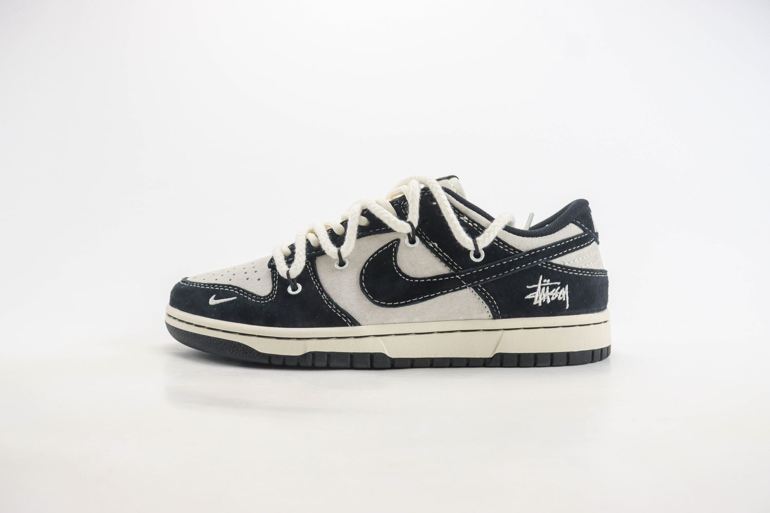 Nike SB Dunk Low x Stussy 57 