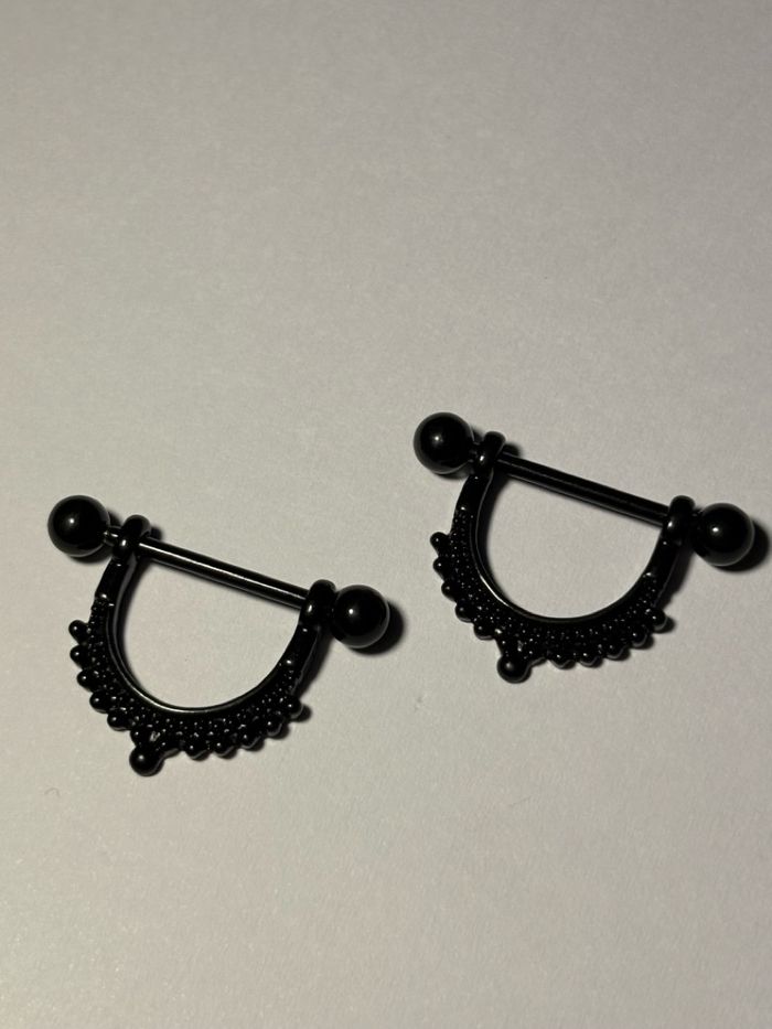 Хөхний ээмэг