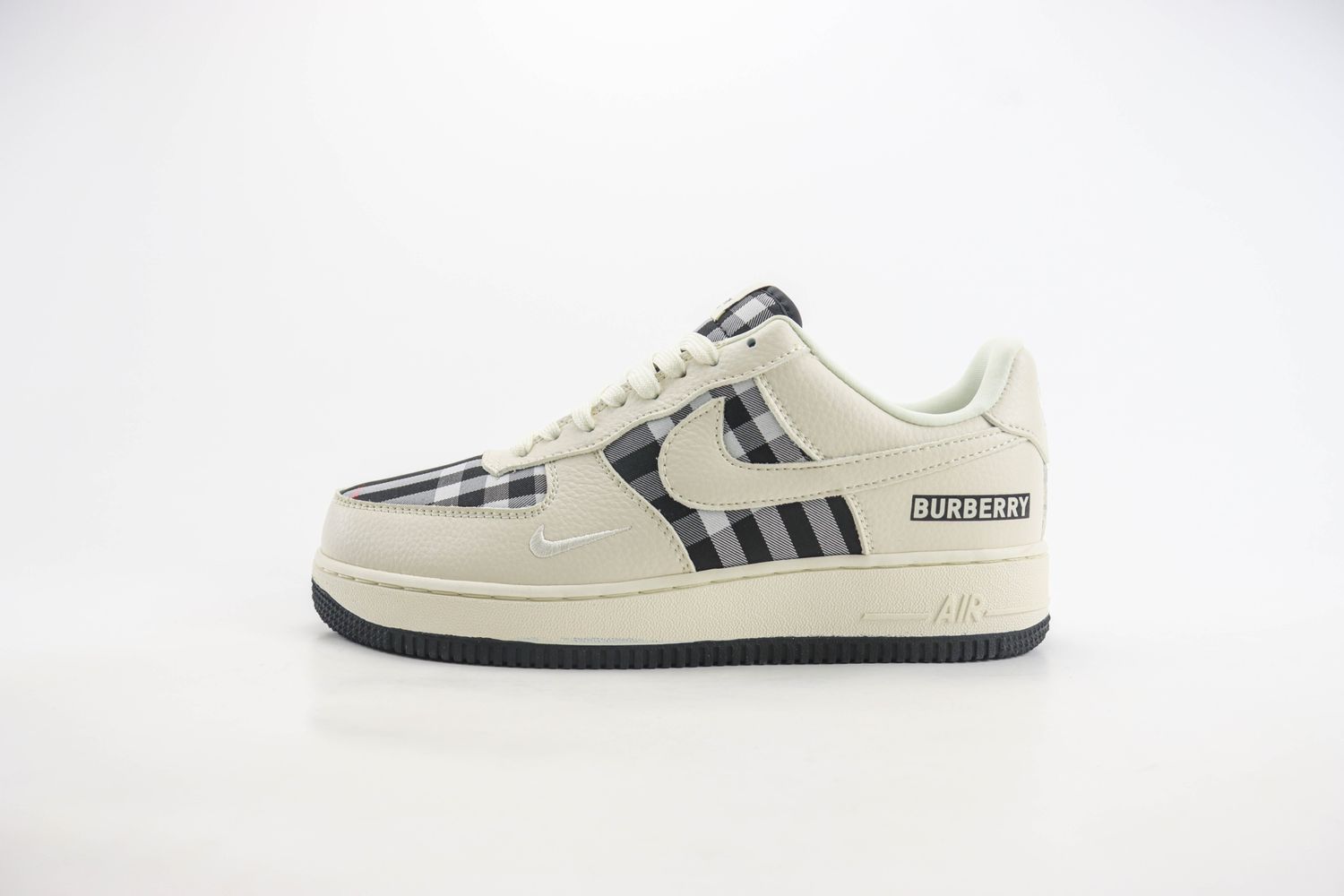  Nike Air Force 1 LOW x Burberry 03