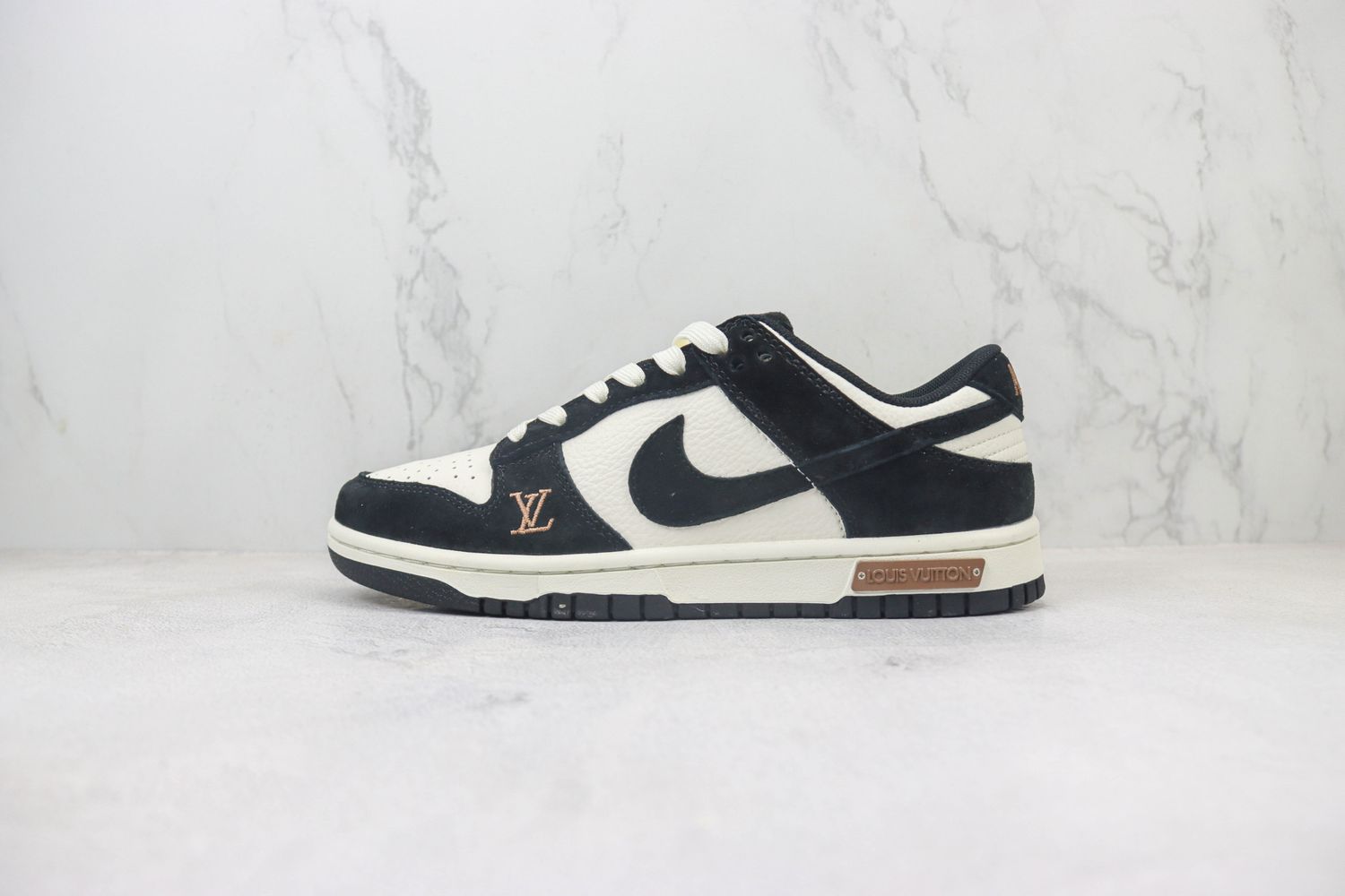 Nike SB Dunk Low x LV 106