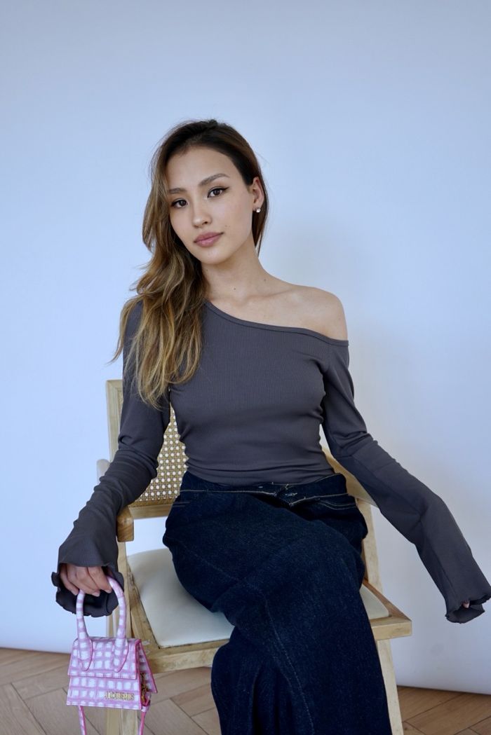 https://cdn.zochil.shop/bbe80747-6d3f-4f27-8ecc-6a446f7fc74e_t700.jpg