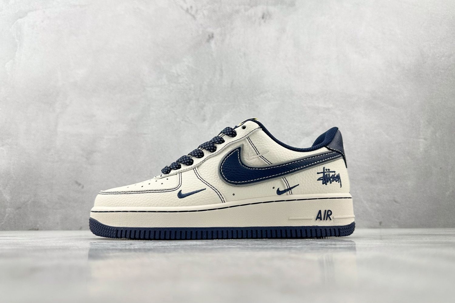 Nike Airforce 1 Low x Stussy 01