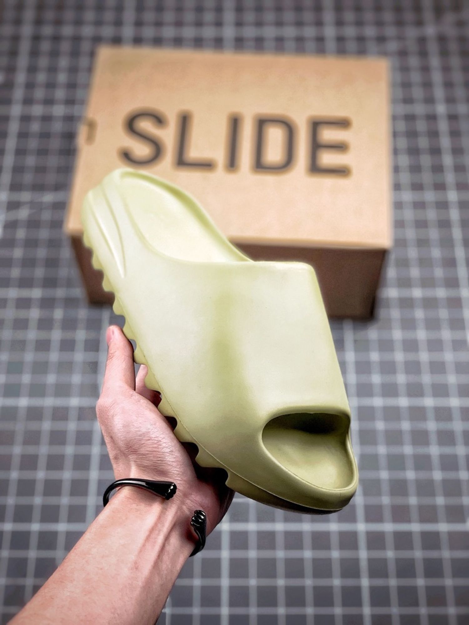 Kanye West x Adidas Yeezy Slide "Resin"