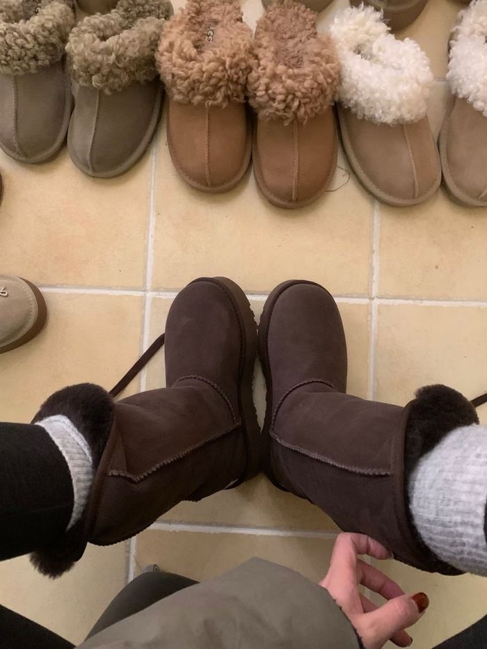 Шинэ загварын UGG захиалгаар