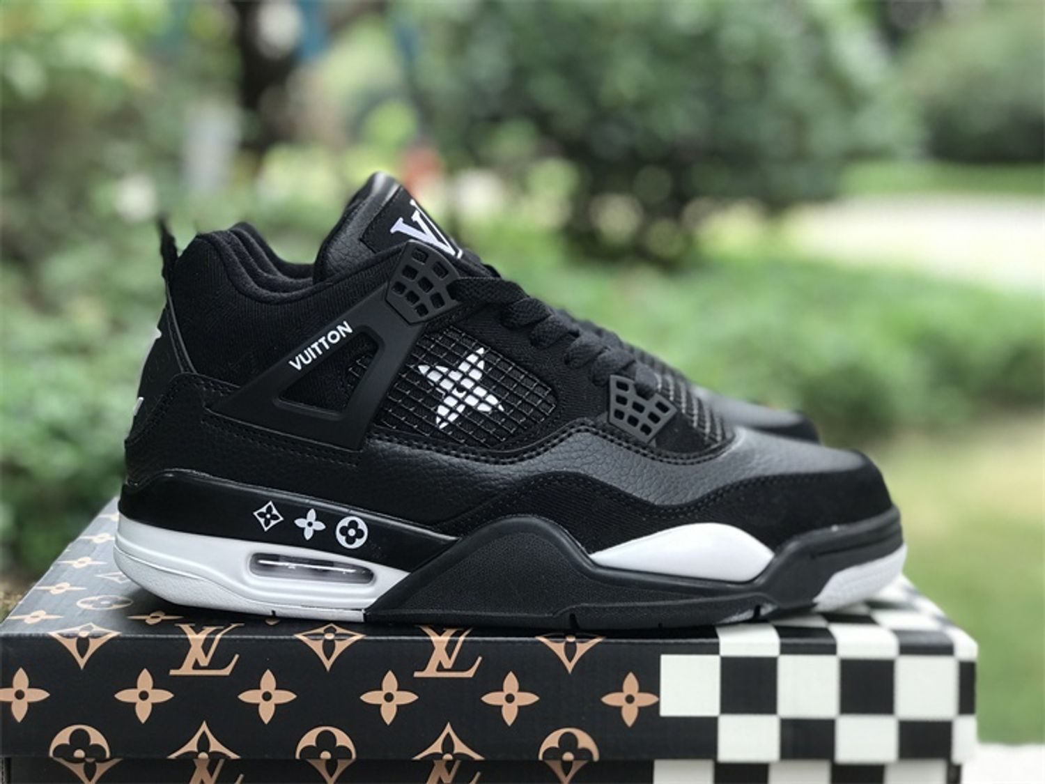 Air Jordan Retro 4 x Louis Vuitton