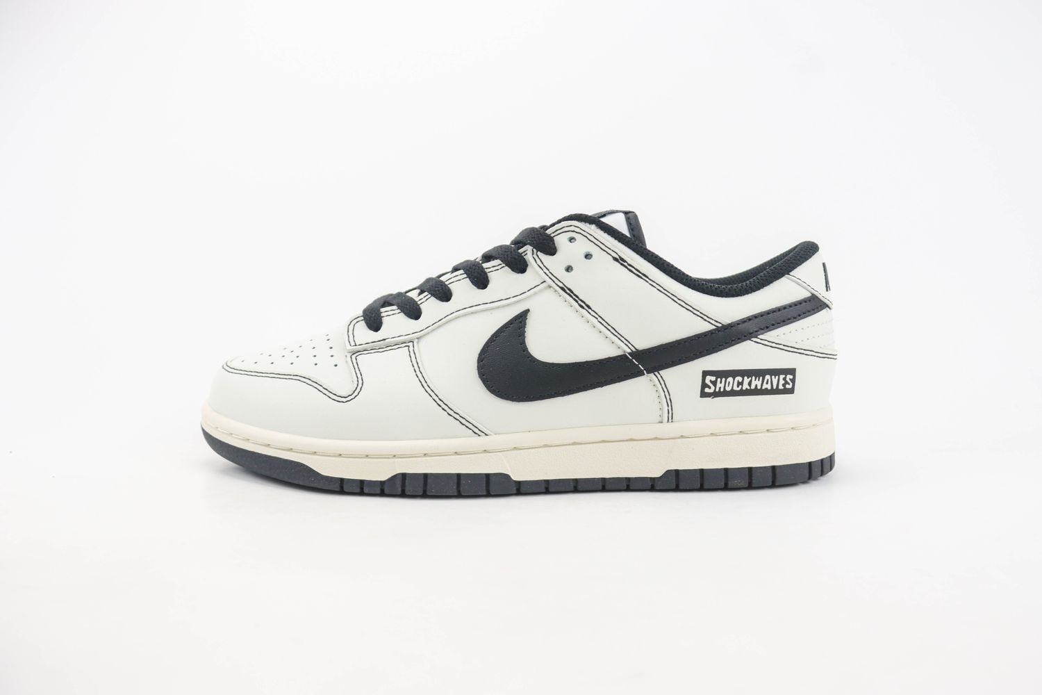 NIKE SB Dunk Low x shockwaves 01