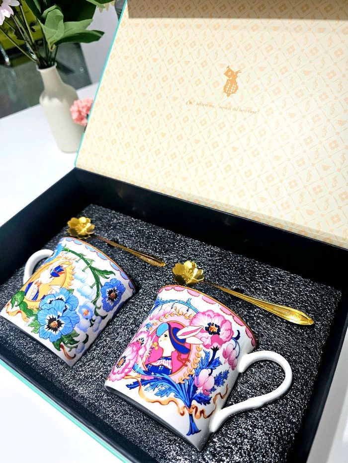 Хос гангар шаазан аяга