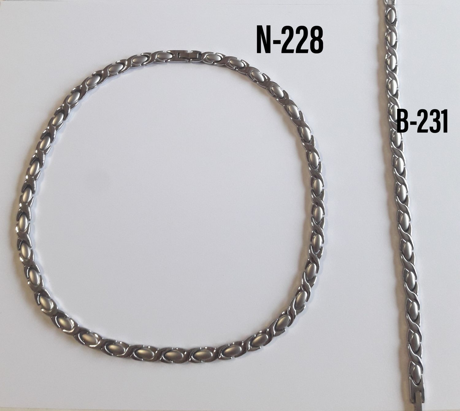 Энергийн зүүлт, бугуйвч хослол