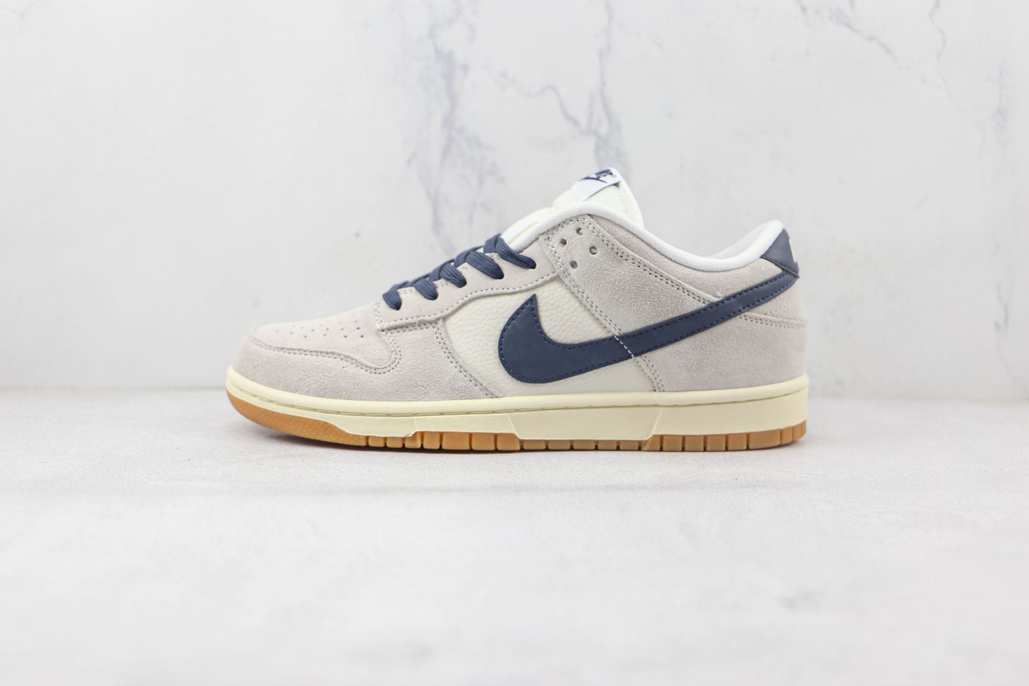 NIKE DUNK LOW SE SAIL/DARK MARINE BLUE