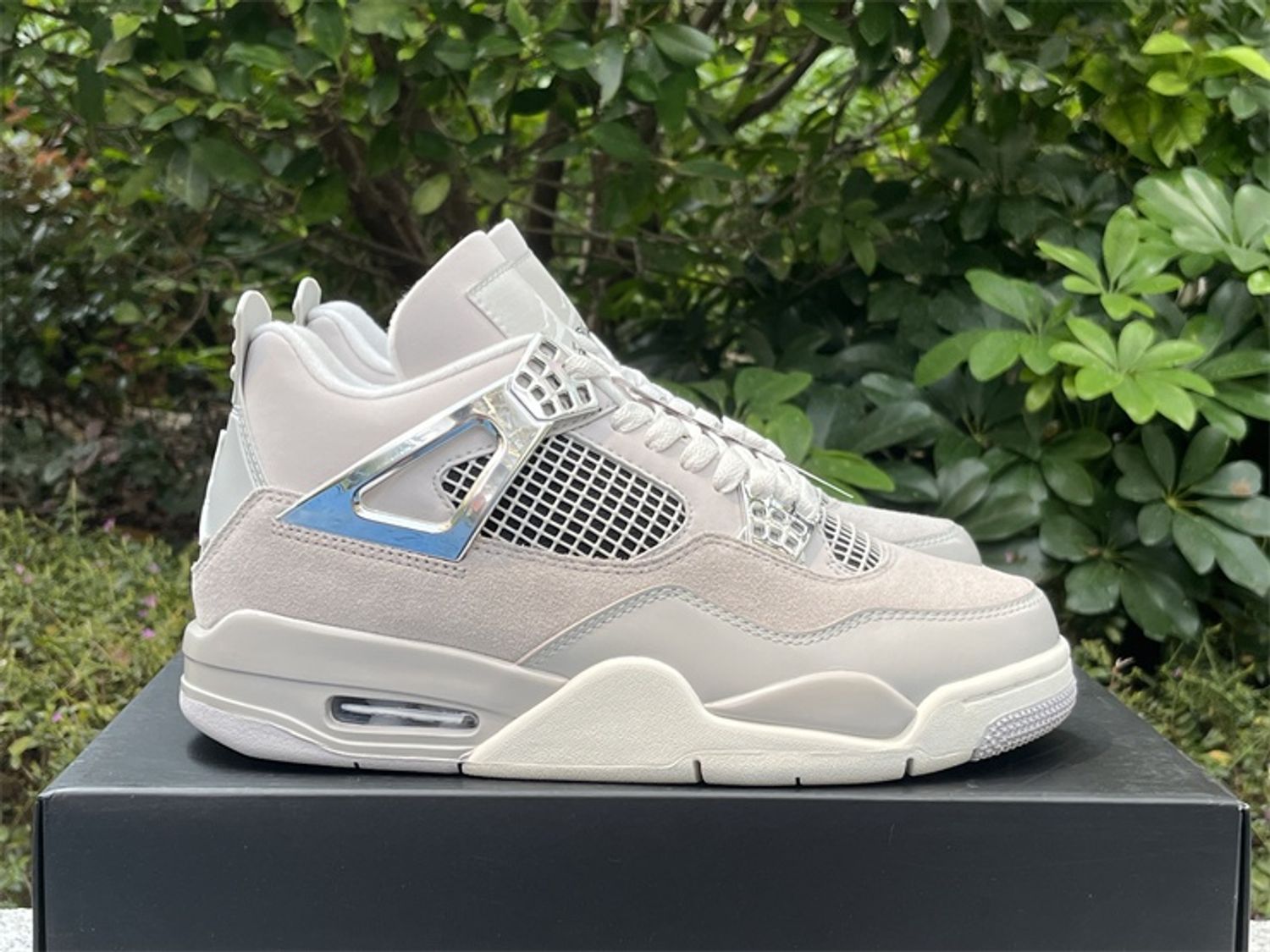 Air Jordan 4 Retro Frozen