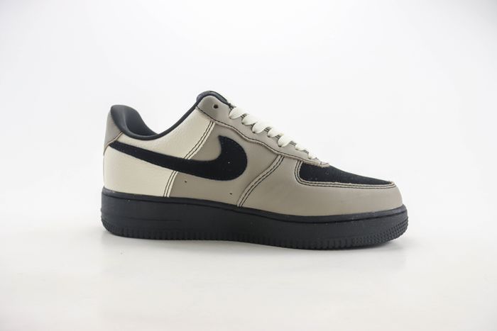 Nike Air Force 1 Low x Undefeated 02