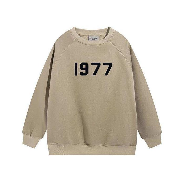 ESSENTIALS цамц 1977