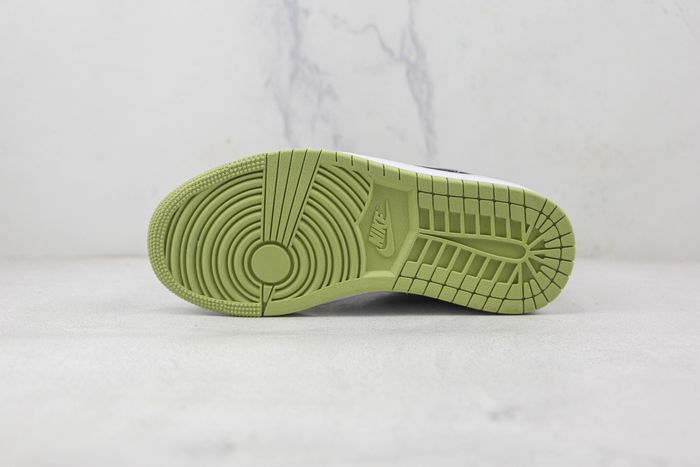 Jordan 1 Low Snakeskin Vivid Green 