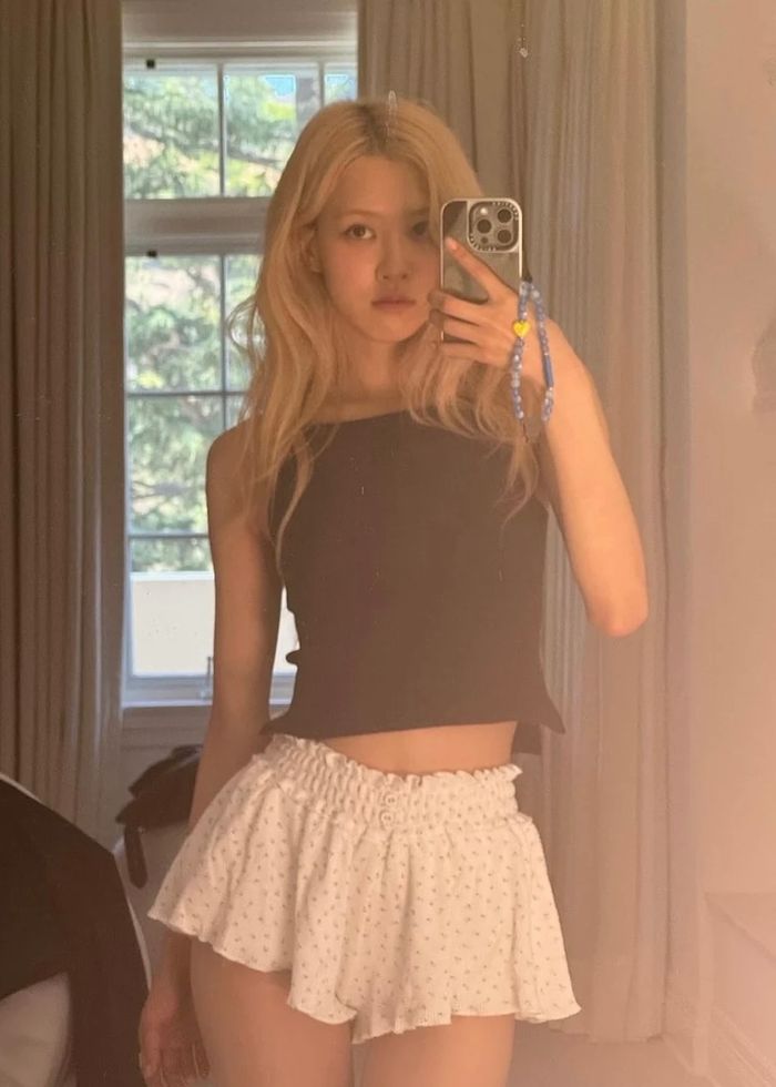 [ROSE WEARS] PROVINCE EYELET SHORTS