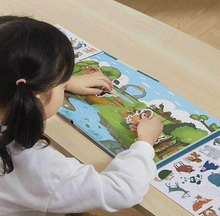 Magic sticker book - wizard