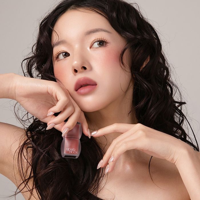 She is Blessed Moon Veil Blur Lip Tint