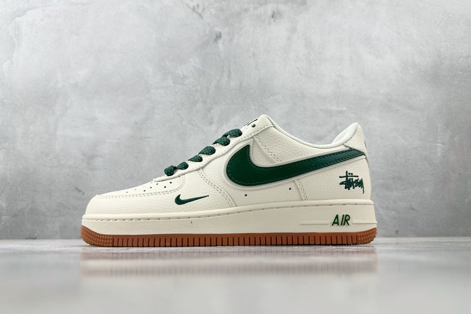 Nike Airforce 1 Low x Stussy 15