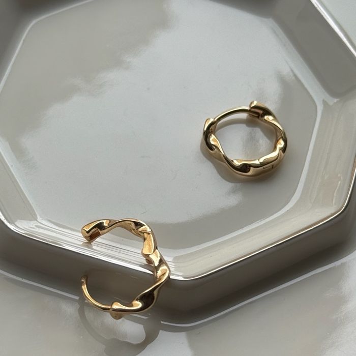 Hoops