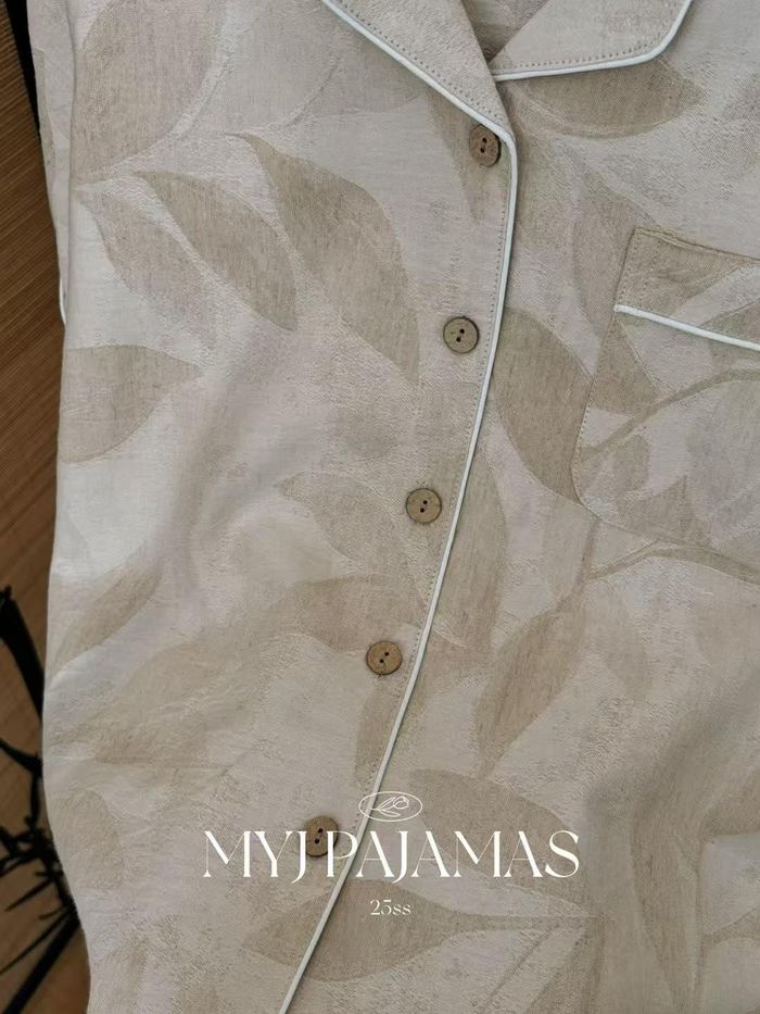 Маалинган даавуун материалтай гэрийн хувцас