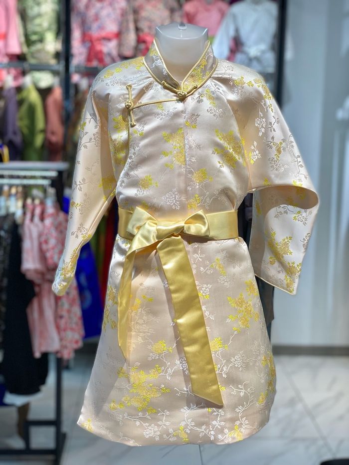 Шар цэцгэн хээтэй торгон дээл