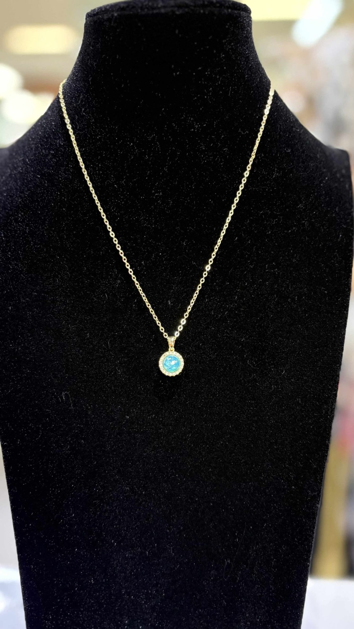 Гоёмсог хүзүүний зүүлт 