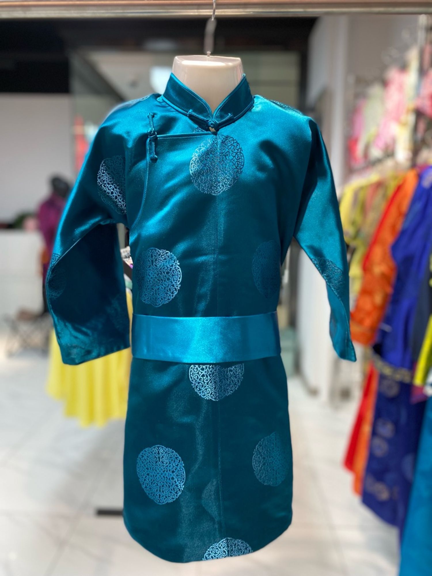 Номин ногоон торгон дээл