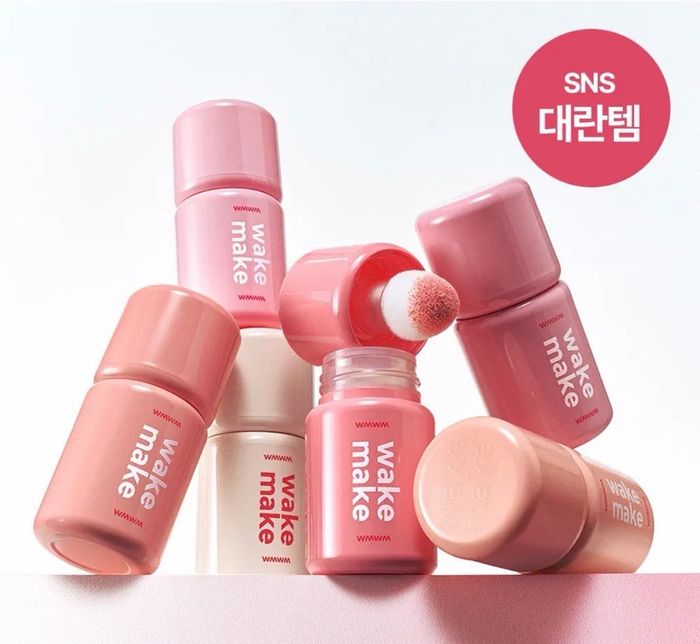 WAKEMAKE SHAKING BLUR CHEEK
