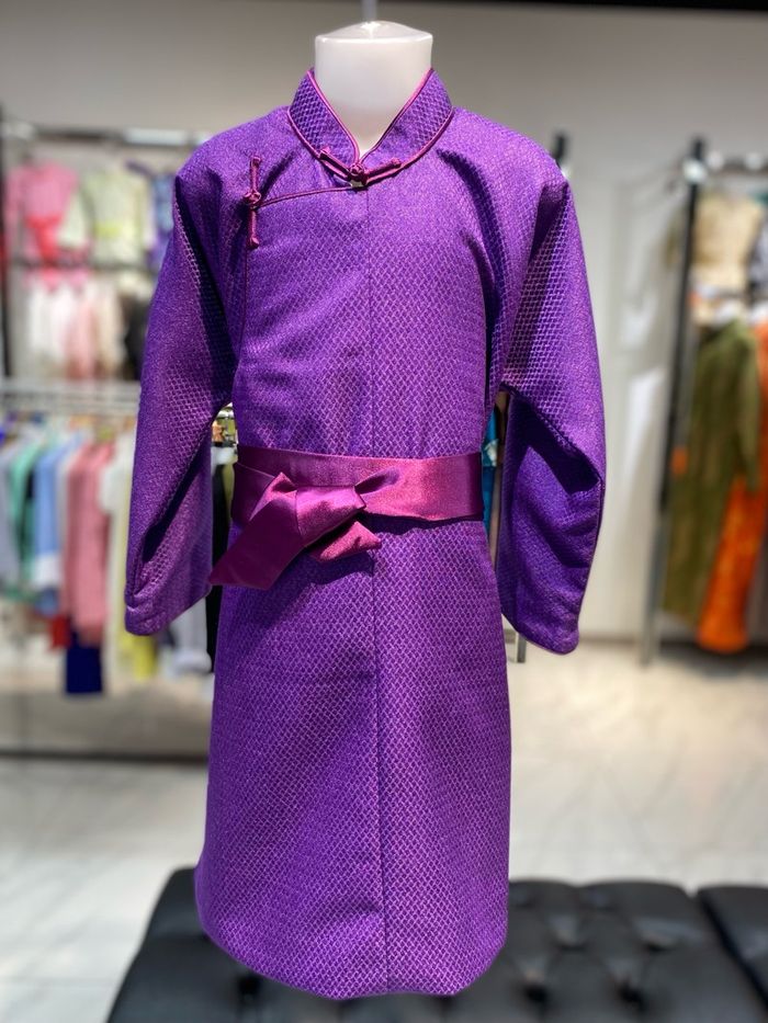 Нил ягаан даавуун дээл