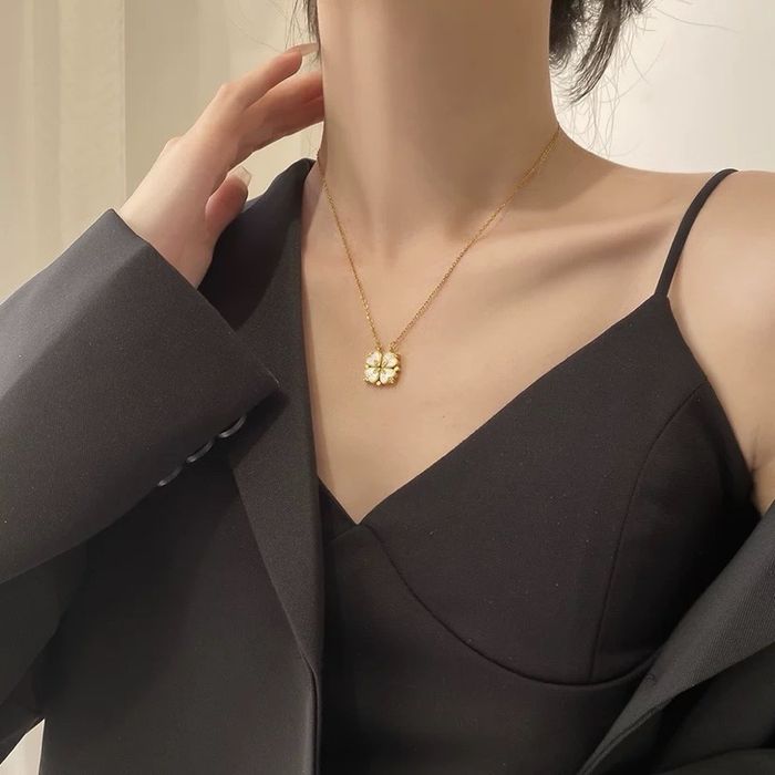 Соронзтой зүрхэн зүүлт алтлаг