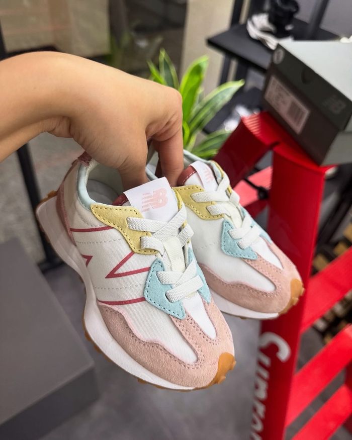 New Balance 327 White Pink